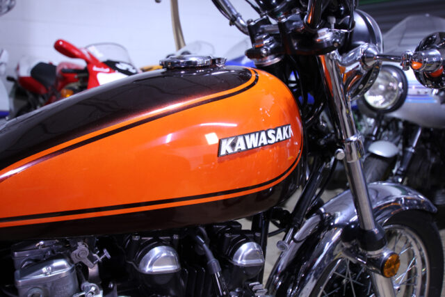 1972 Kawasaki Z1 900 tank colour RHS