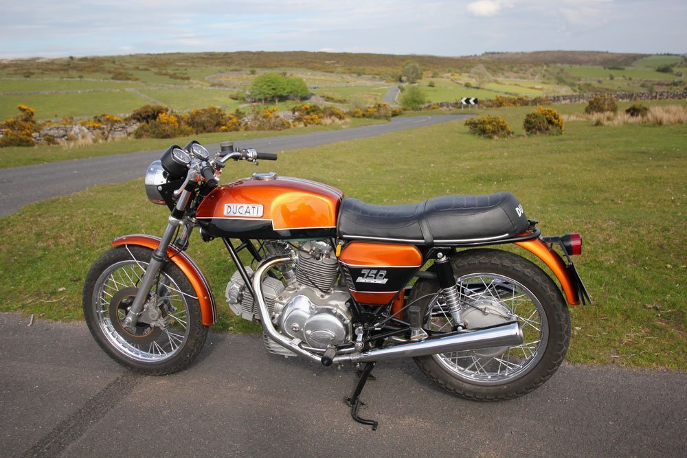 1974 Ducati 750GT LHS