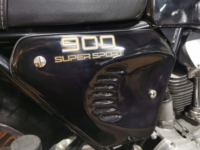 1979 Ducati 900SS black gold Right side panel