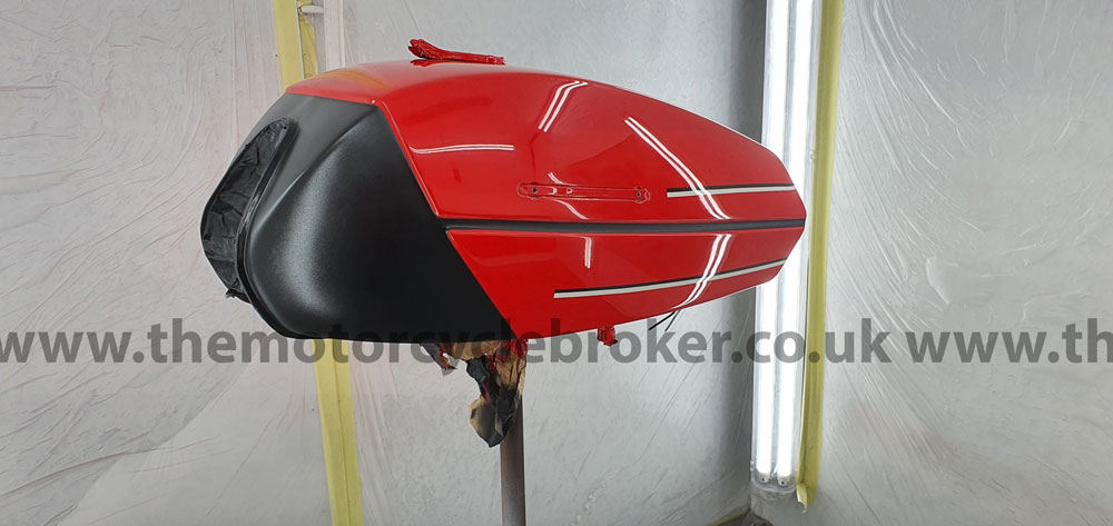 Benelli 750 Sei petrol tank is now painted