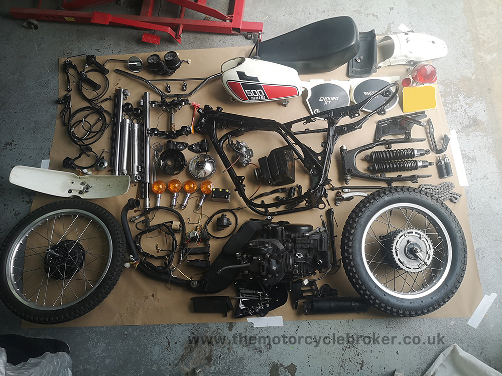 Bike stripped in bits9