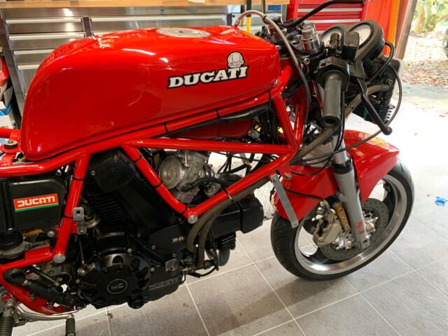 Ducati 750F1 Laguna Seca no fairing RHS