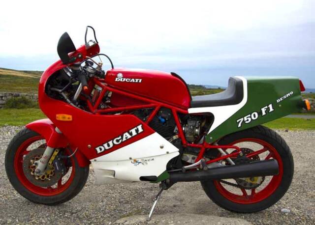 Ducati 750F1 tricolor LHS close
