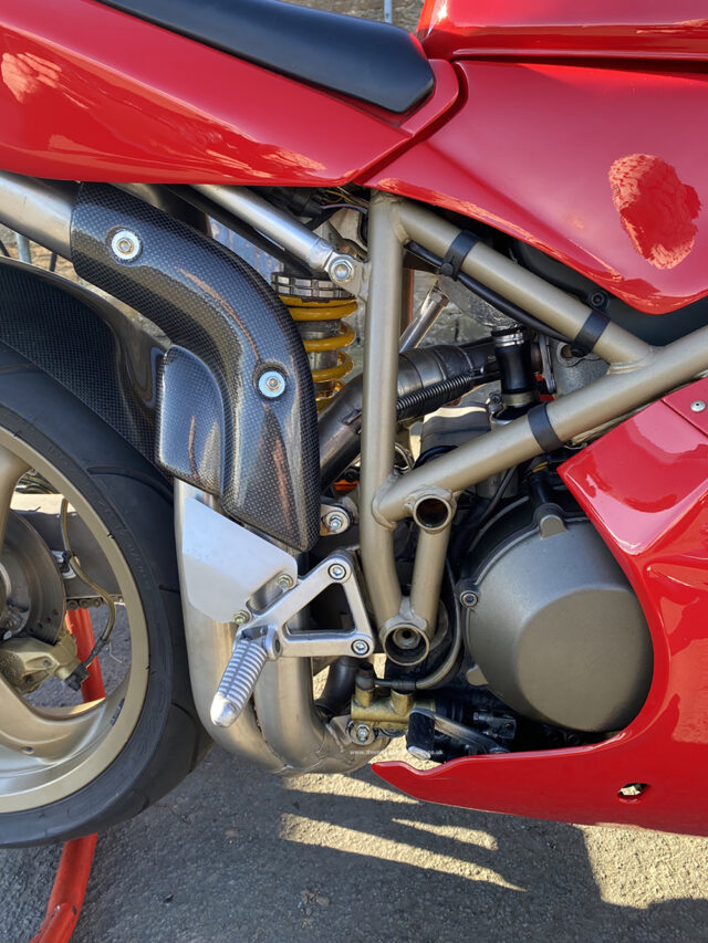 Ducati 916 SPS frame paint RHS