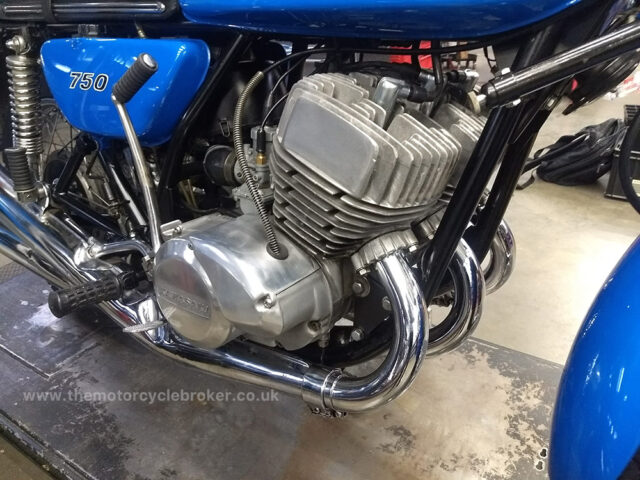 Kawasaki H1 motor RHS front