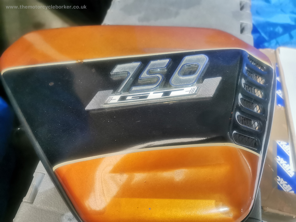 Original paint Ducati GT750 side panel fade